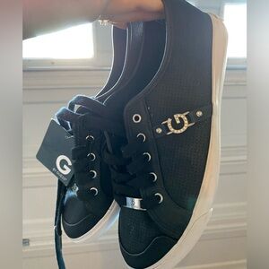 NWT Women’s Guess shoes